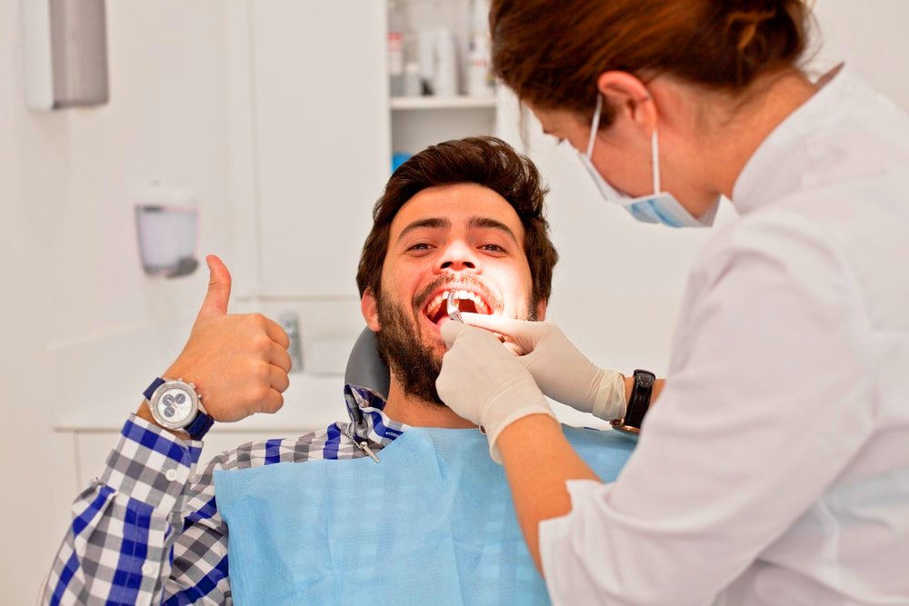 Fréquence, coûts et procédures courantes : ce qu’il faut savoir sur les visites chez le dentiste